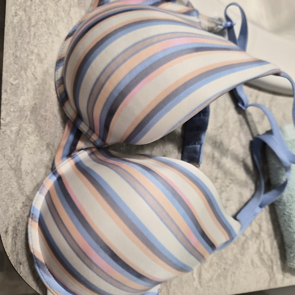 Victoria's Secret Stripe Bra 36b